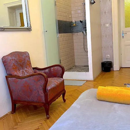 Apartmán In Ferenciek Square *