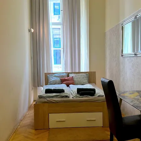 In Ferenciek Square Apartmán
