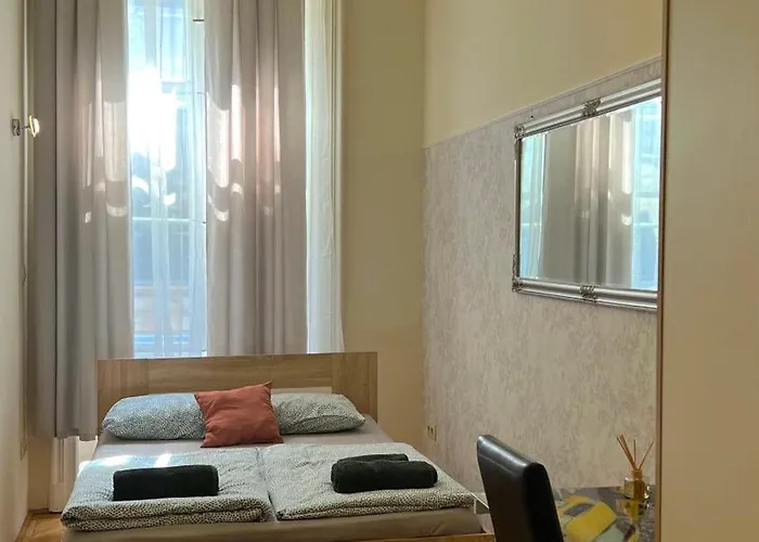Apartmán In Ferenciek Square *