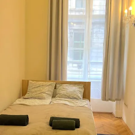 In Ferenciek Square Apartment