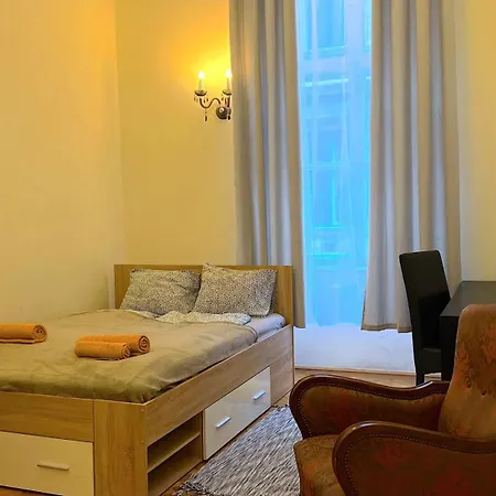 In Ferenciek Square Apartment